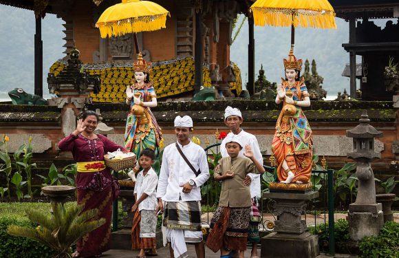 Great Expectations: Hindu Revival Movements in Java, Indonesia